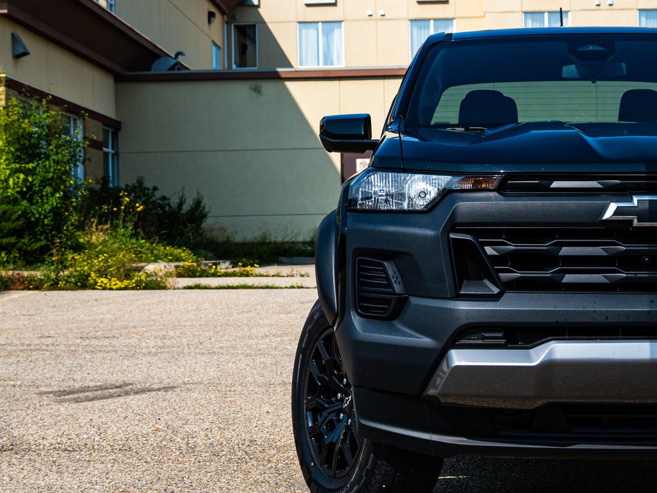 2023 Chevrolet Colorado 4WD Crew Cab Trail Boss Black Sherwood Park - photo #5