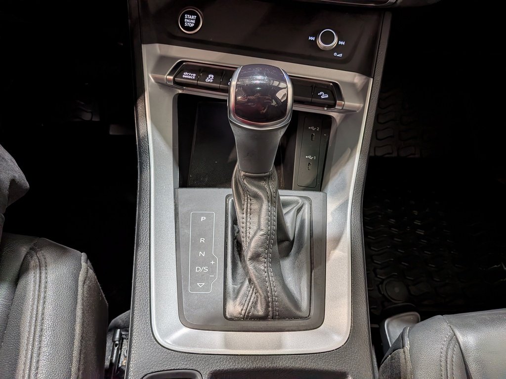 2022 Audi Q3 Komfort 45 TFSI quattro Black Val-David - photo #26