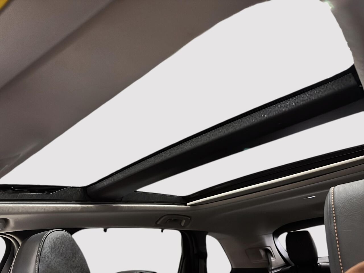 2024 Mazda CX-90 hybride léger Red Rouyn-Noranda - photo #16