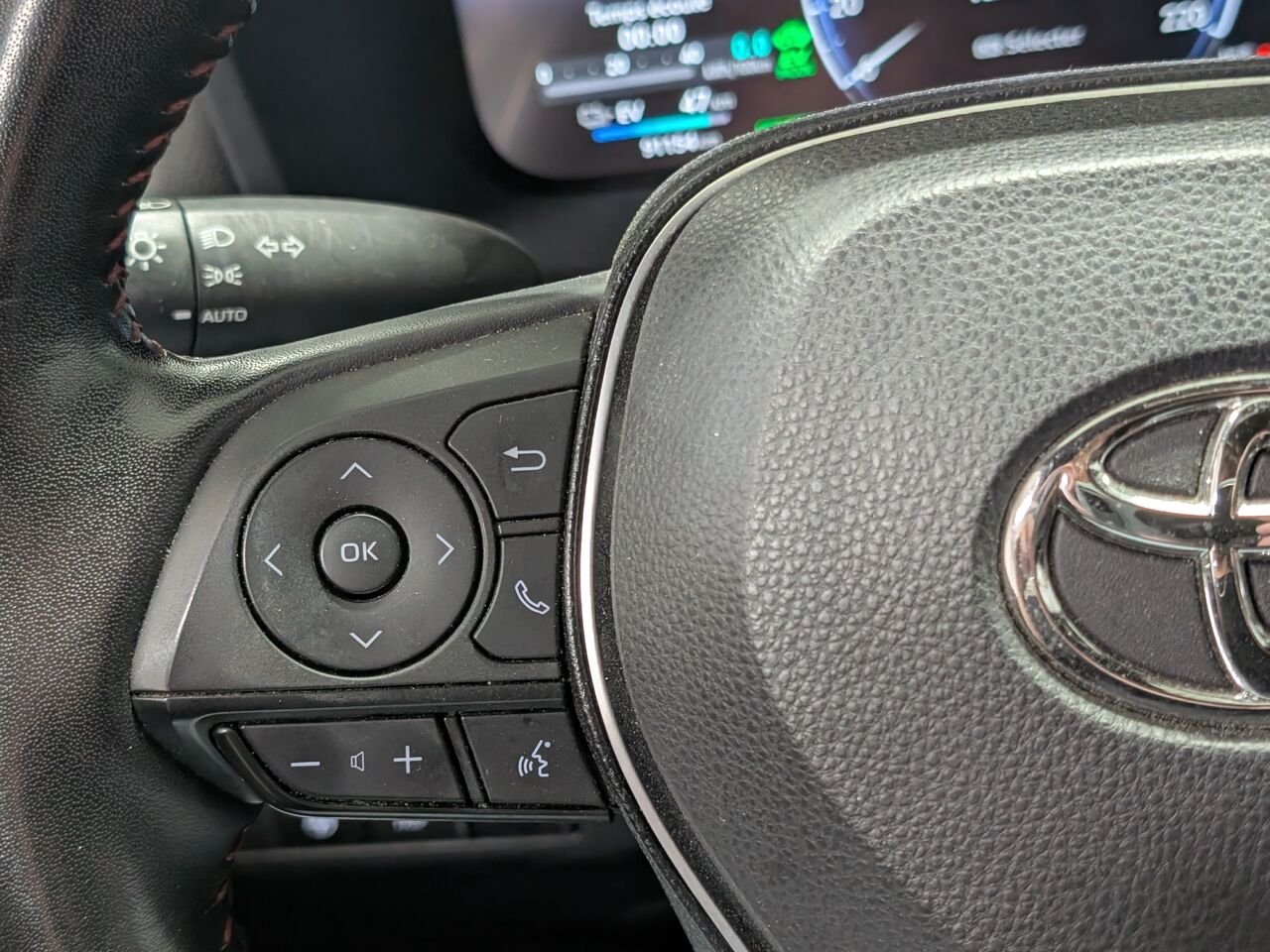 Toyota RAV4 Prime XSE PRIME-HYBRIDE BRANCHABLE/SIÈGES CHAUFFANTS/TOIT OUVRANT/VOLANT CHAUFFANT/AC BIZONE 2023 Blanc Sherbrooke - photo #12