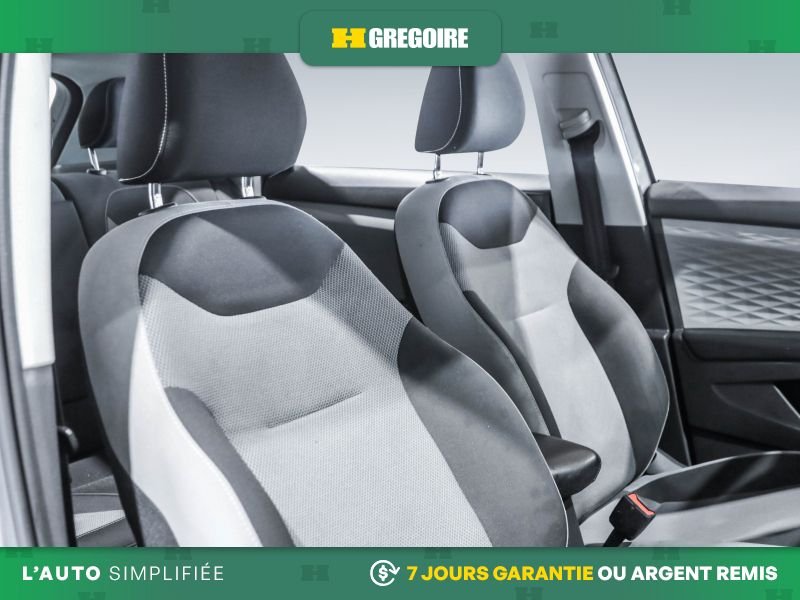 2022 Volkswagen Taos Silver Blainville - photo #25