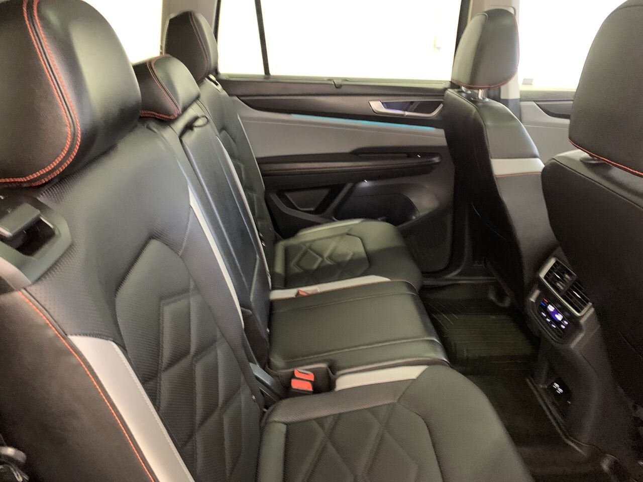 Volkswagen Atlas PEAK EDITION REMORQUAGE 5000LBS+CUIR+TOIT PANO 2025 Gris Châteauguay - photo #15