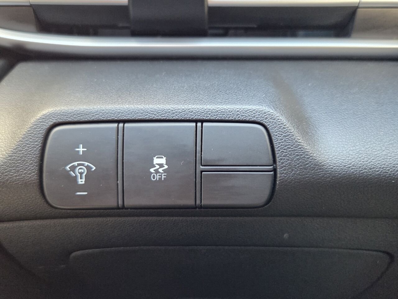 2024 Hyundai Elantra White Rouyn-Noranda - photo #13