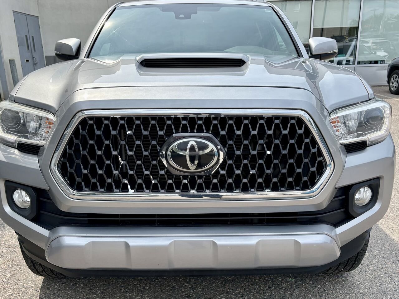 Toyota TACOMA 2018 Argent Mont-Laurier - photo #5