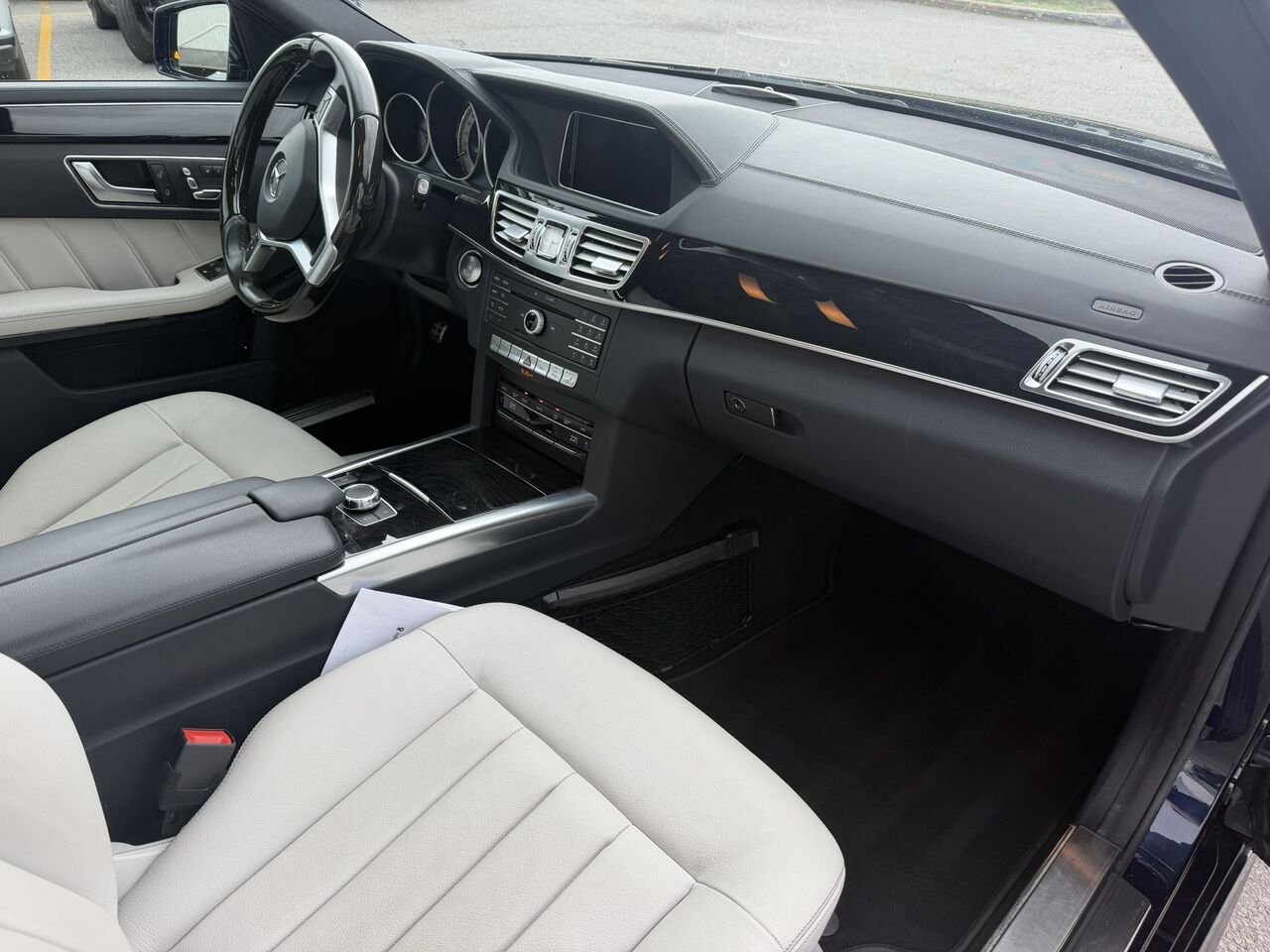 2016 Mercedes-Benz Classe-E E 400 4MATIC Blue Laval - photo #16