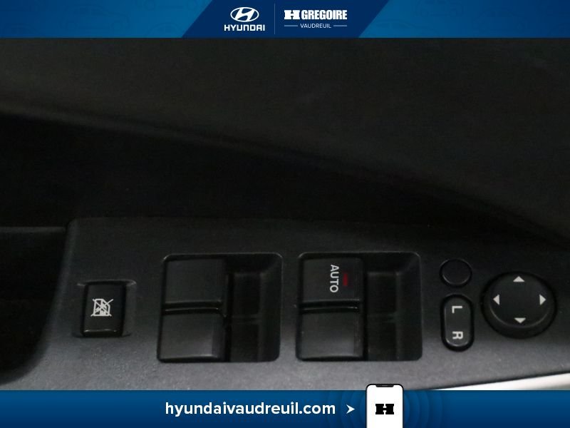 2011 Mazda 2 Silver Blainville - photo #16