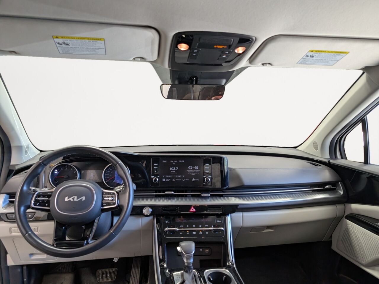 Kia Carnival LX/SIÈGES CHAUFFANTS/VOLANT CHAUFFANT/CAMÉRA DE RECUL/BLUETOOTH/AC/VITRES ÉLECTRIQUES 2023 Blanc Sherbrooke - photo #17