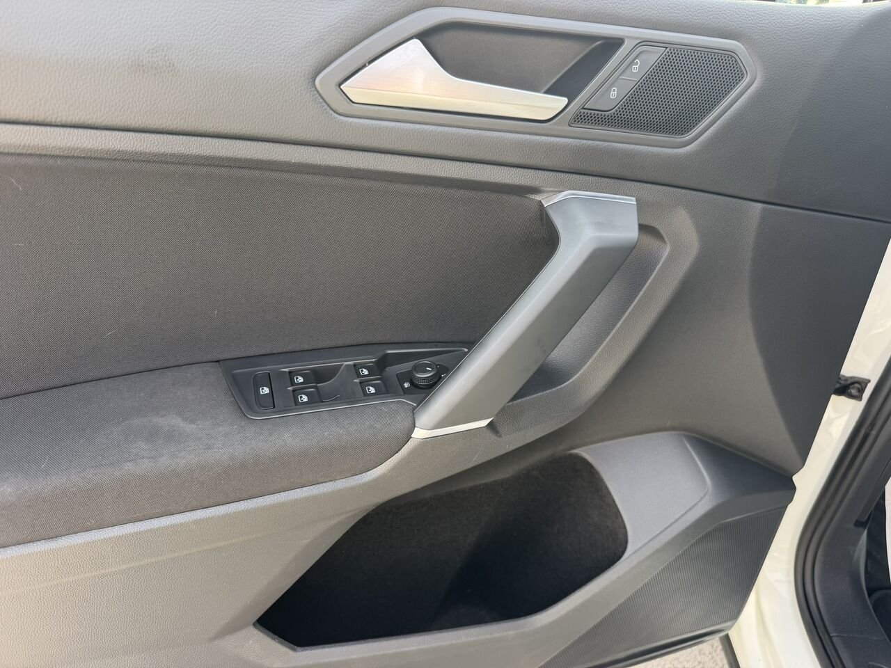 2020 Volkswagen Tiguan Trendline 4MOTION White Laval - photo #18