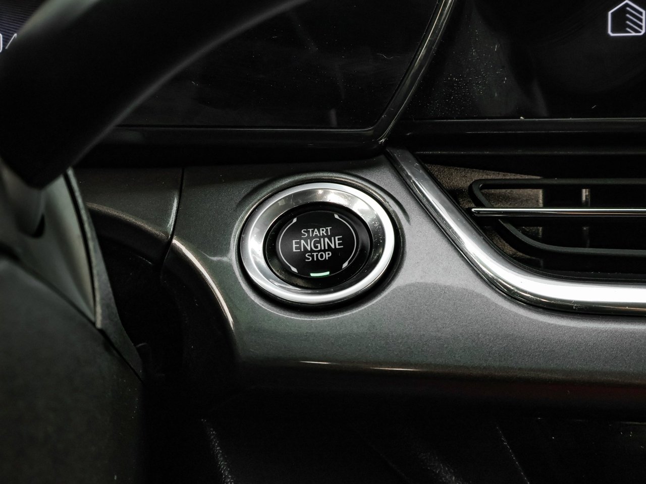 2025 Chevrolet Trax FWD 4dr ACTIV White Sherwood Park - photo #24