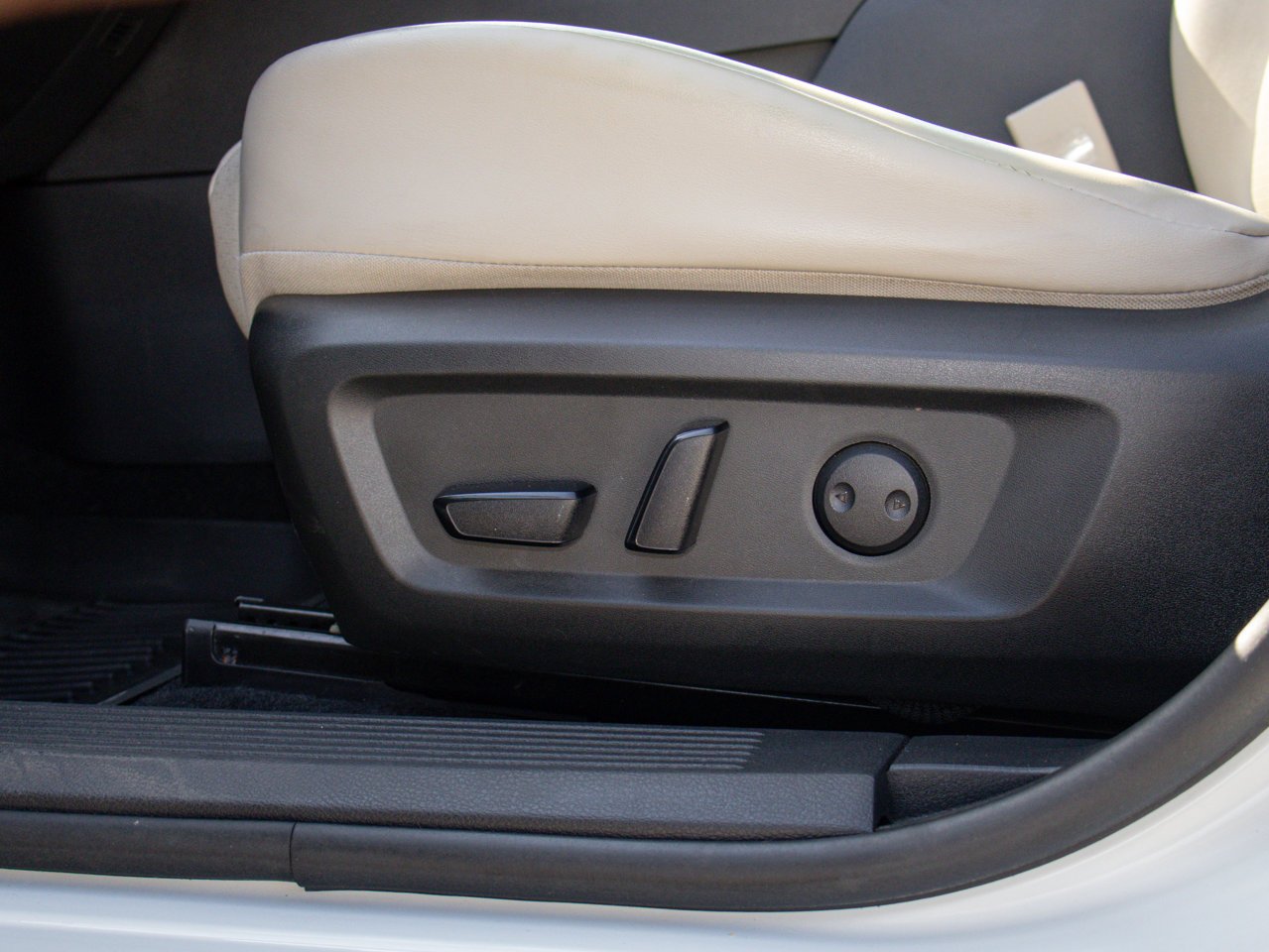 2021 Nissan Rogue AWD SV White Sherwood Park - photo #21