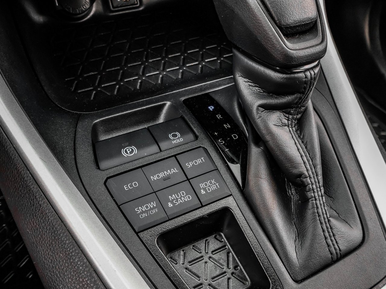 2024 Toyota RAV4 XLE AWD Blue Sherwood Park - photo #27