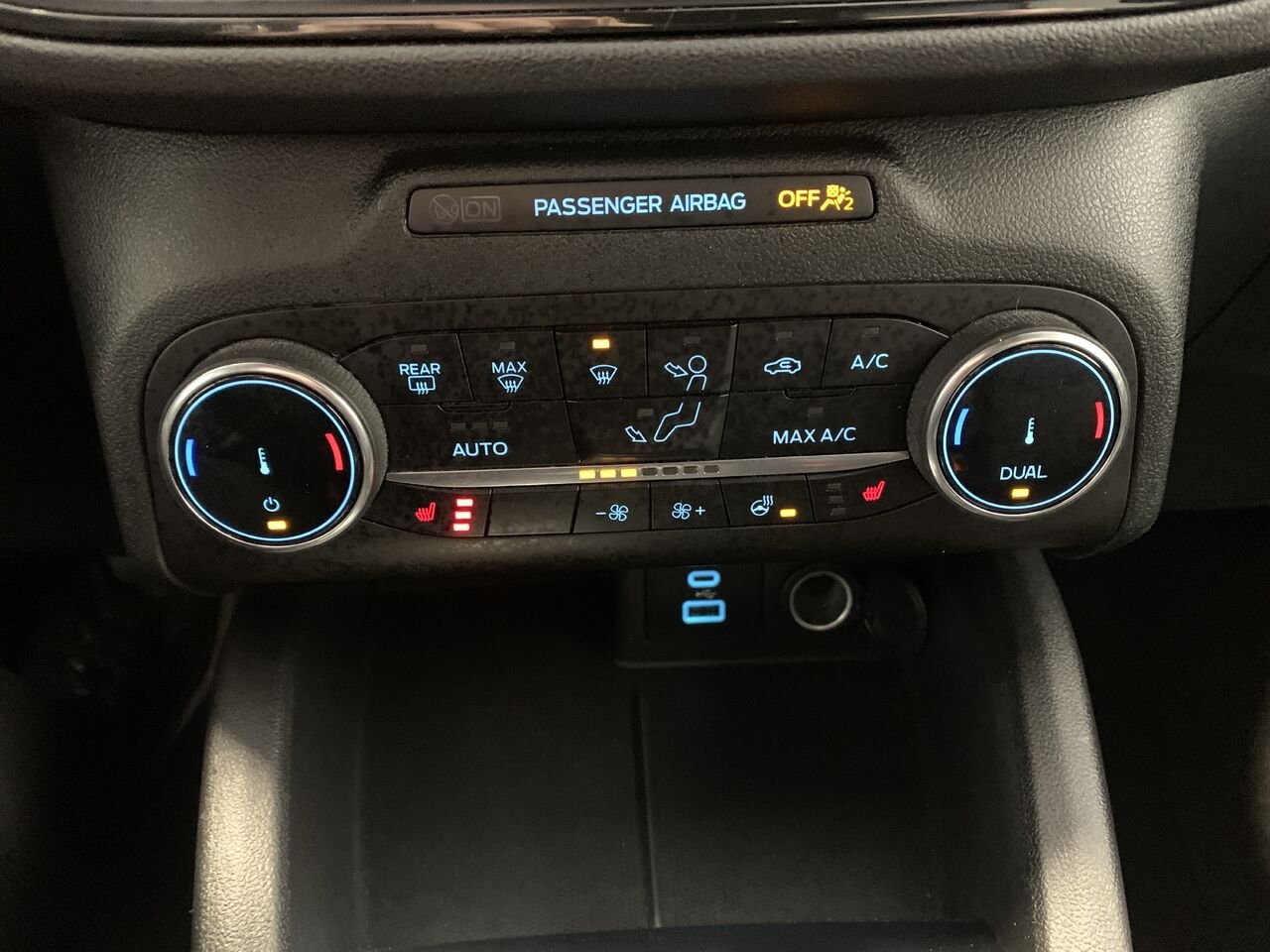 Ford Escape ST-LINE, AWD, HYBRIDE, 2.5L 2023 Rouge Châteauguay - photo #32