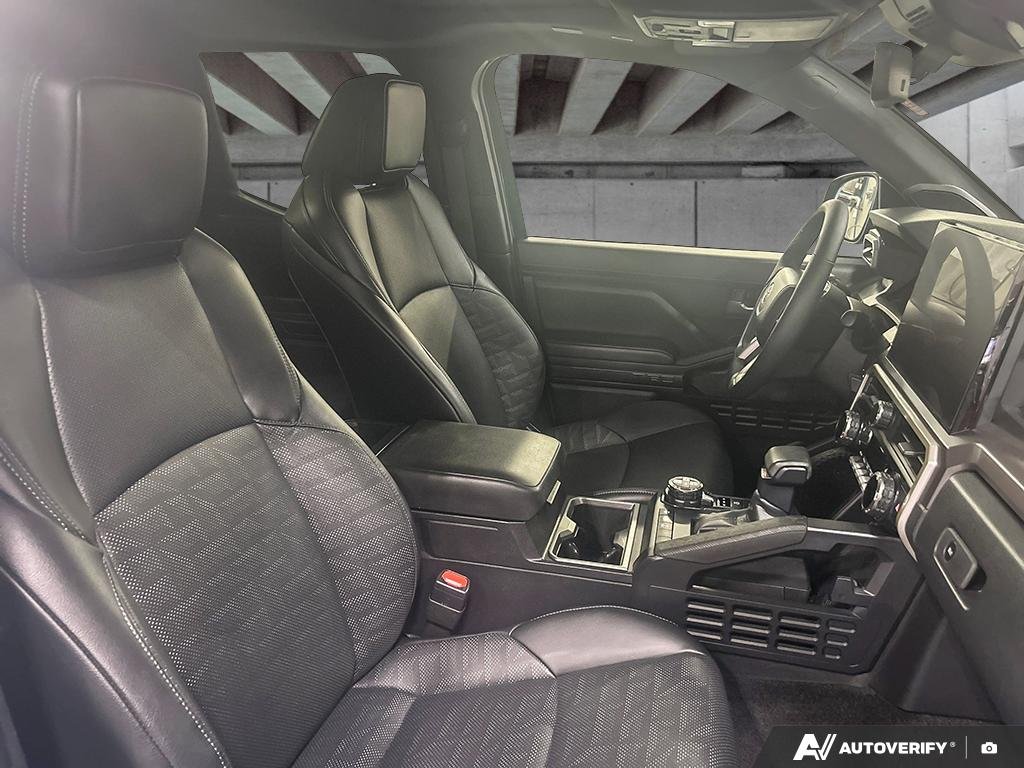 2025 Toyota Tacoma 2601947A | 4x4 Double Cab Auto 08W7 Blue Crush Metallic Edmonton - photo #21