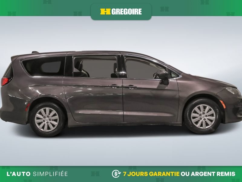 Chrysler Grand Caravan 2021 Noir Saint-Eustache - photo #10
