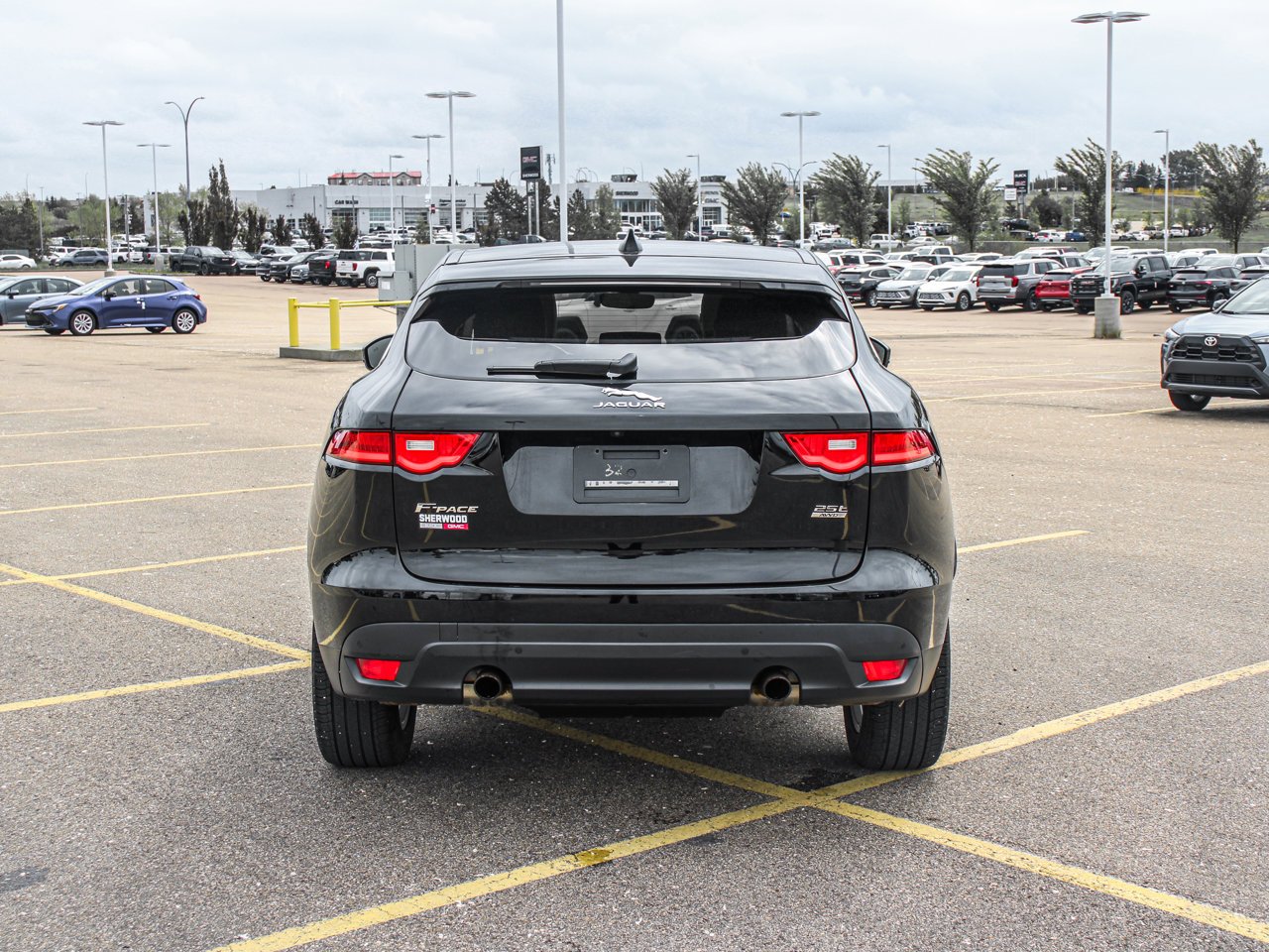 2020 Jaguar F-PACE 25t AWD Premium Black Sherwood Park - photo #6