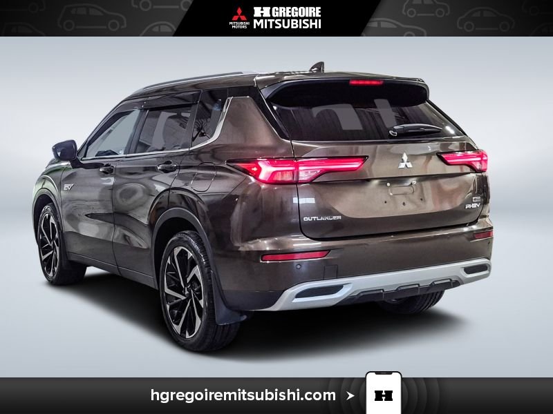 2023 Mitsubishi Outlander Plug-In Hybrid Bronze Laval - photo #5