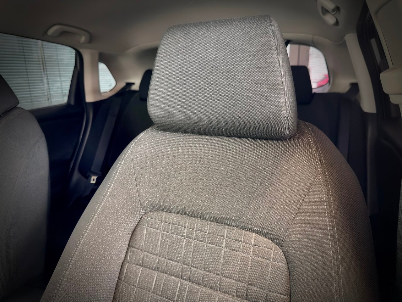 2025 Honda HR-V Silver Notre-Dame-des-Prairies - photo #18