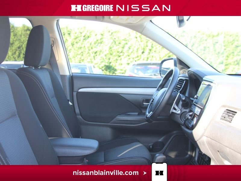 2018 Mitsubishi Outlander White Laval - photo #22