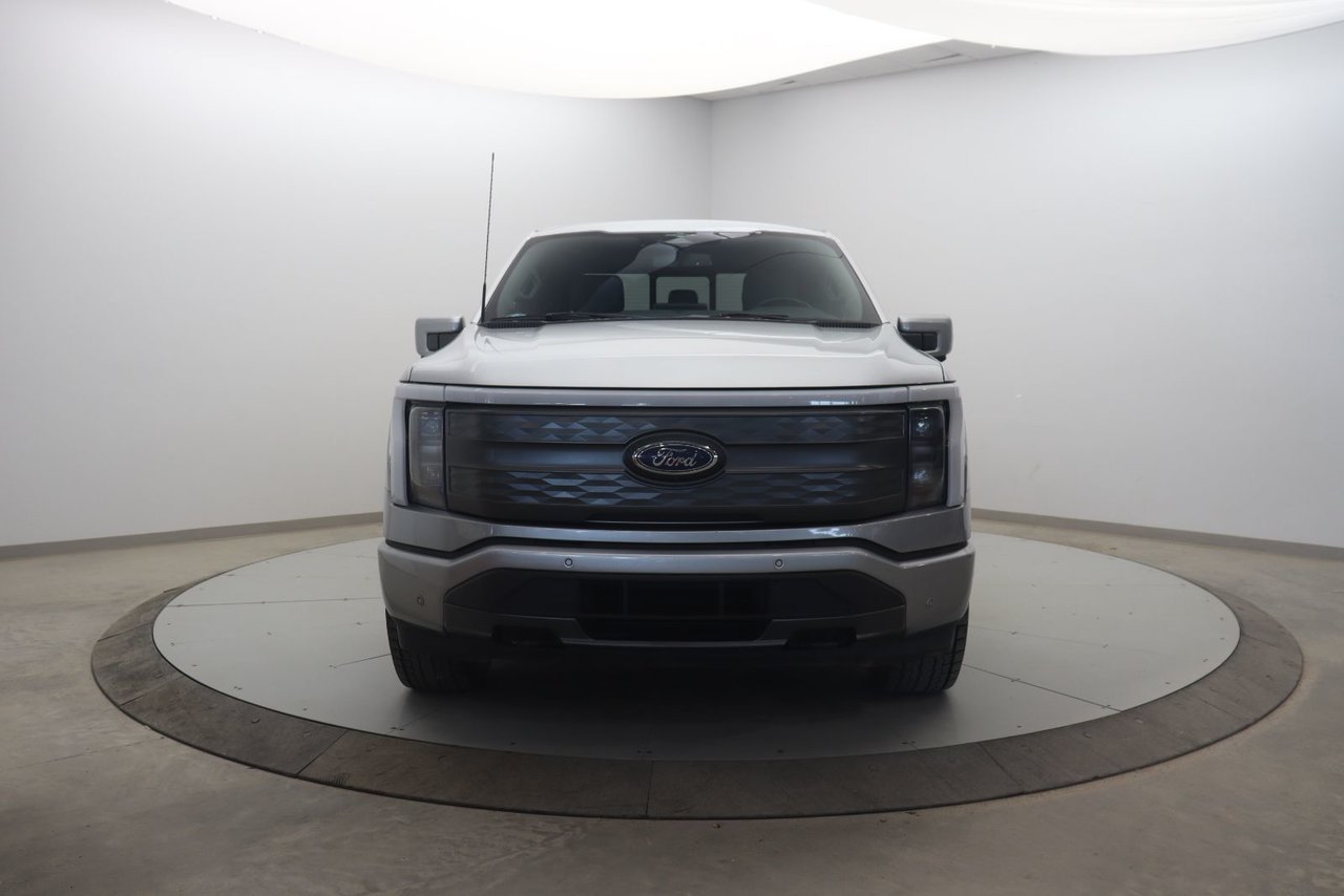 Ford F-150 Lightning NIV 1FTVW1EL9PWG04540 2023 Gris Chicoutimi - photo #1
