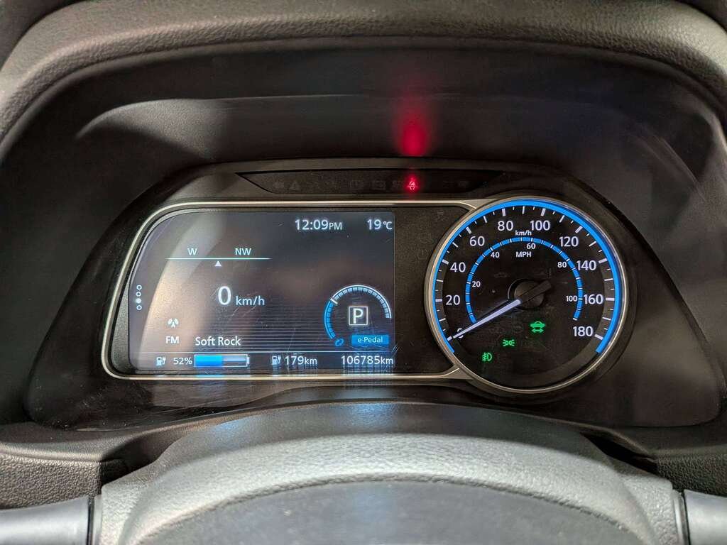 2020 Nissan LEAF SL PLUS Hatchback White Val-David - photo #17