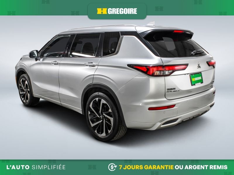 2023 Mitsubishi Outlander Silver Blainville - photo #5