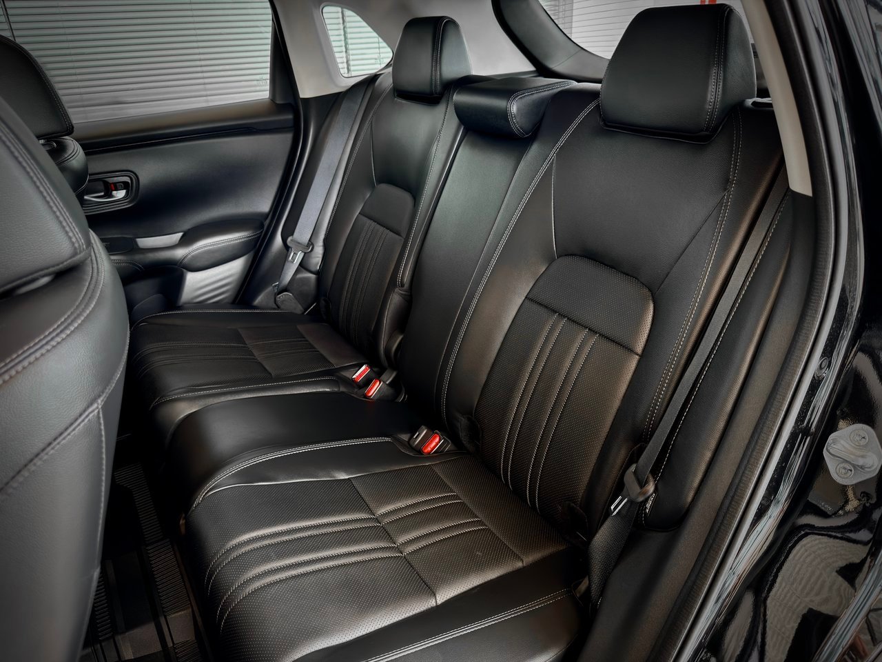 2023 Honda HR-V Black Notre-Dame-des-Prairies - photo #17