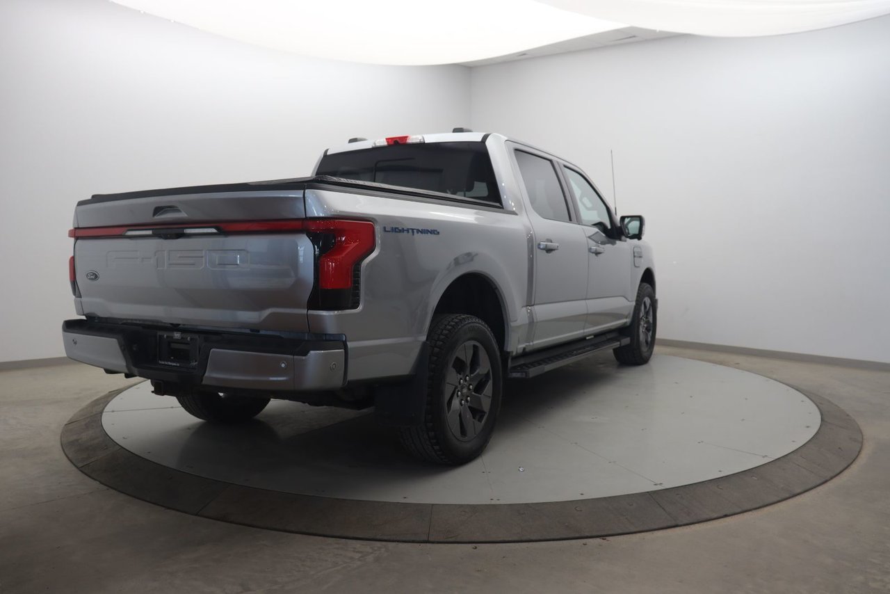 Ford F-150 Lightning NIV 1FTVW1EL9PWG04540 2023 Gris Chicoutimi - photo #3