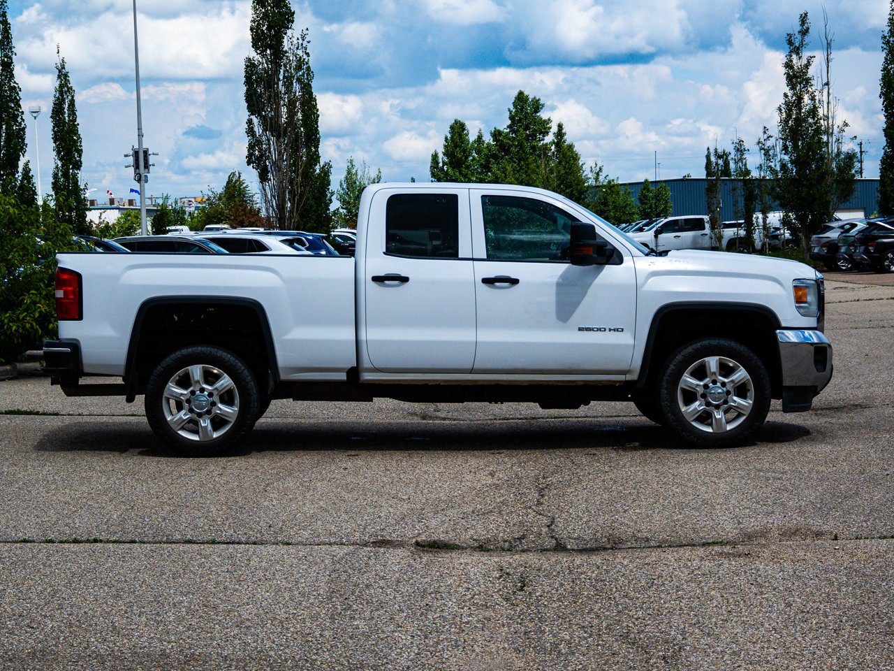 2018 GMC Sierra 2500HD 4WD Double Cab 144.2 White Sherwood Park - photo #13