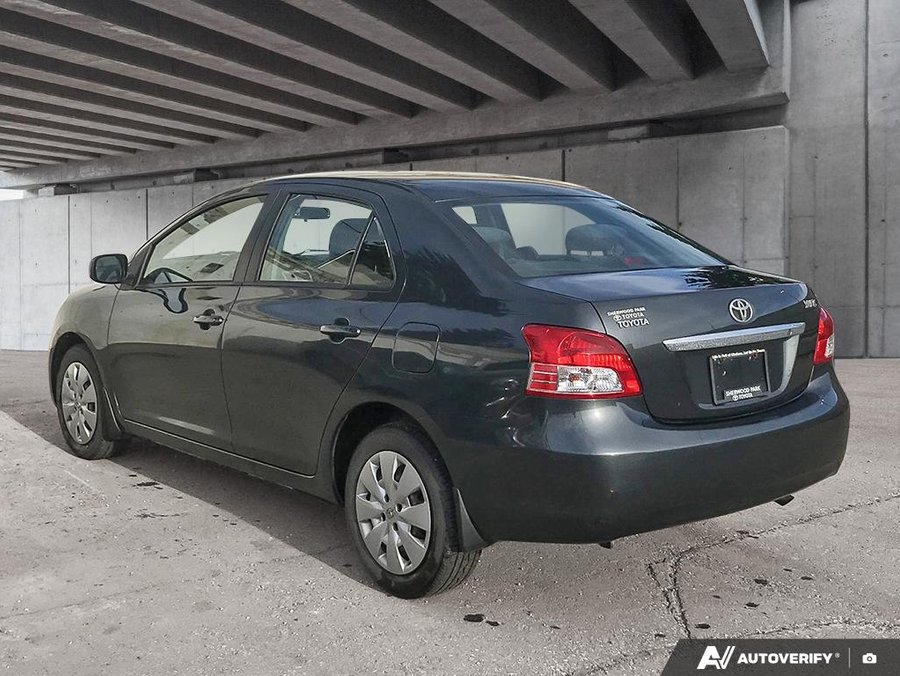 2010 Toyota Yaris 2010 Grey