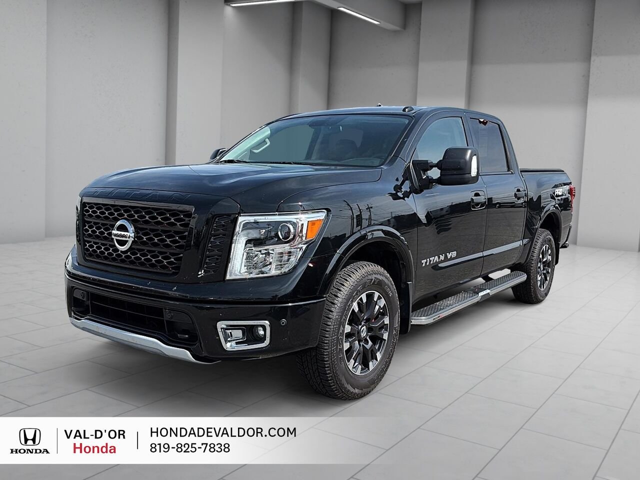 Nissan Titan PRO-4X cabine double 4x4 2019 Noir Val-d'Or - photo #0