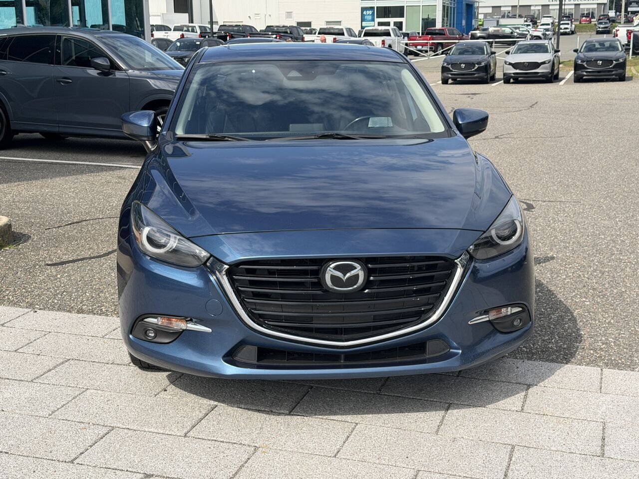 Mazda Mazda3 2017 Bleu Ste-Marie - photo #1
