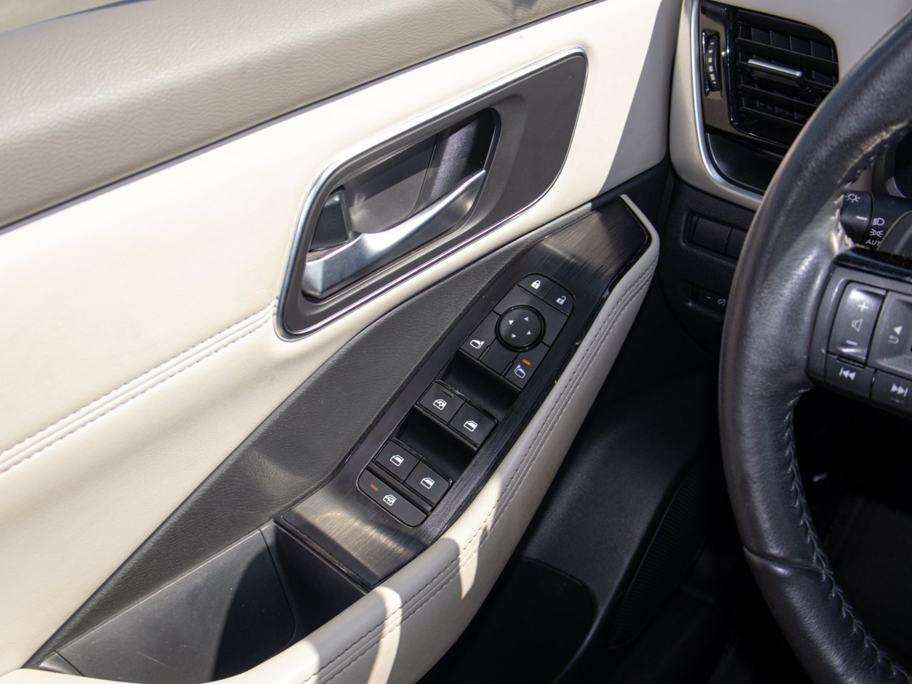 2021 Nissan Rogue AWD SV White Sherwood Park - photo #19