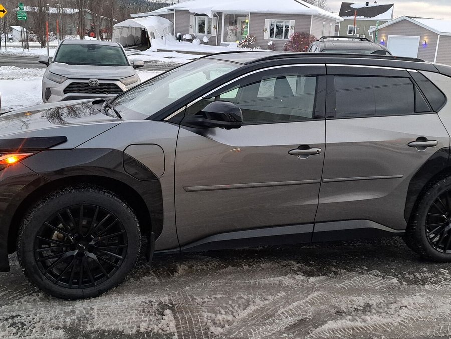 2023 Toyota bZ4X 2023 Heavy Metal with Black