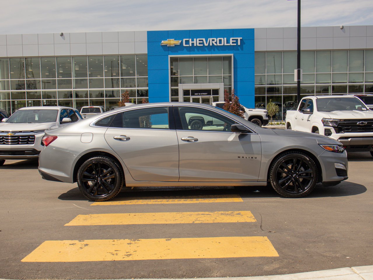 2024 Chevrolet Malibu 4dr Sdn 1LT Grey Sherwood Park - photo #11