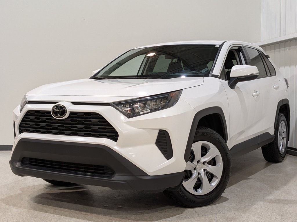 Toyota RAV4 LE AWD 2024 Blanc Val-David - photo #0
