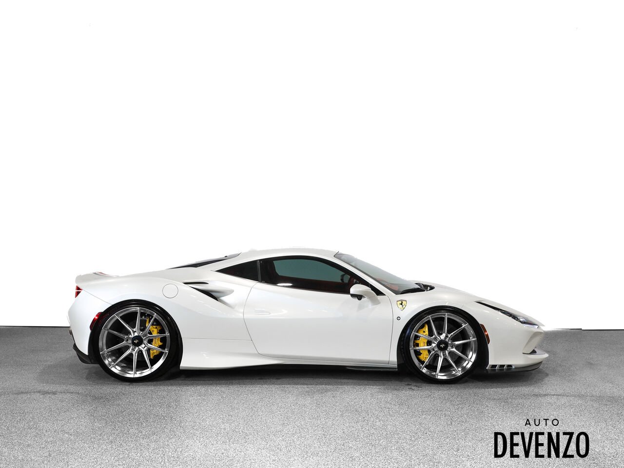 Ferrari F8 Tributo 2022 Blanc Saint-Eustache - photo #2