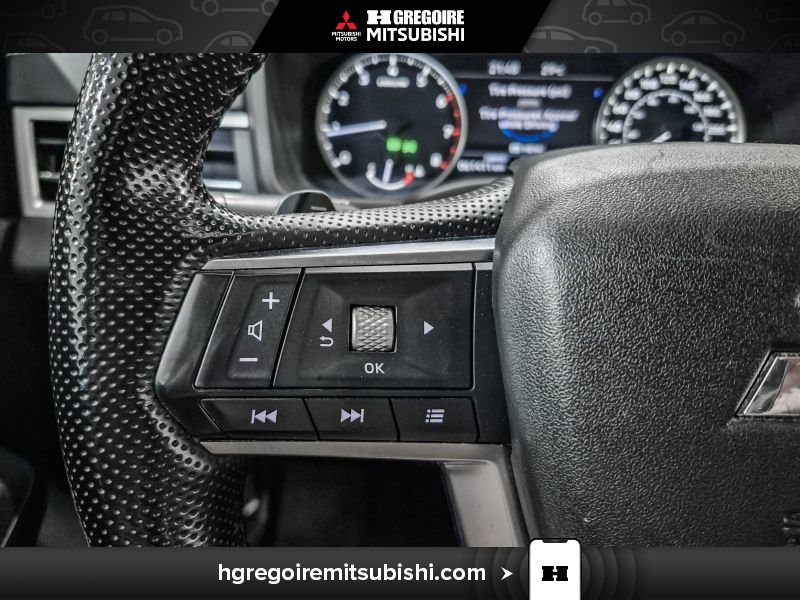 2022 Mitsubishi Outlander Grey Laval - photo #17