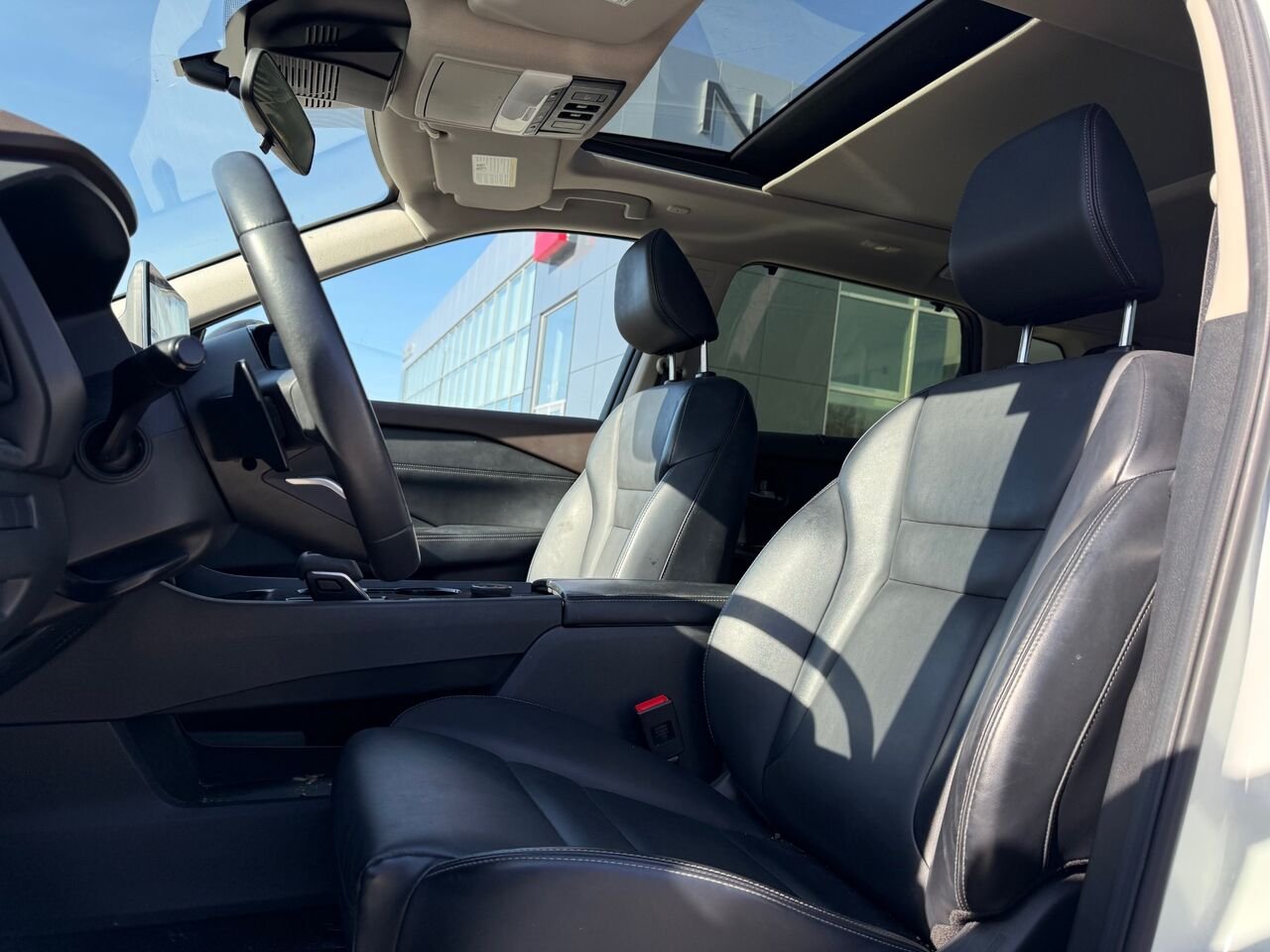 2023 Nissan Rogue SV Édition de minuit TI White Châteauguay - photo #2