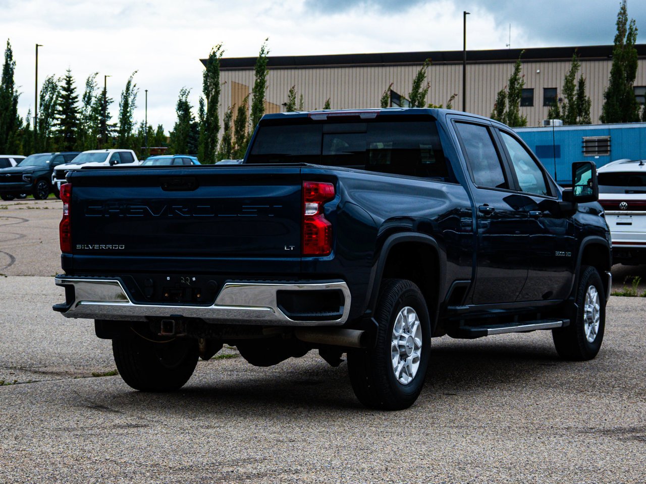 2020 Chevrolet Silverado 3500HD 4WD Crew Cab 159 LT Blue Sherwood Park - photo #12