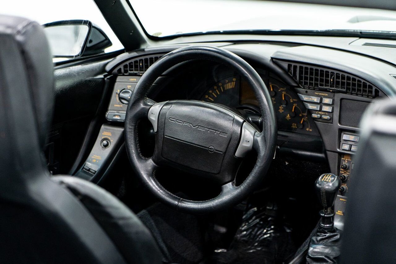 1990 Chevrolet Corvette ZR1 | PRIX EN USD Black Montreal - photo #7