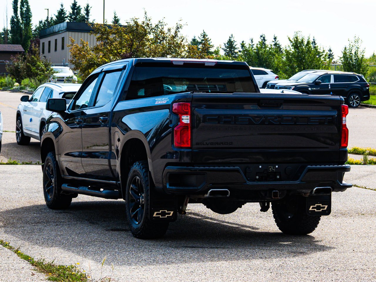 2022 Chevrolet Silverado 1500 4WD Crew Cab 147 LT Trail Boss Black Sherwood Park - photo #10