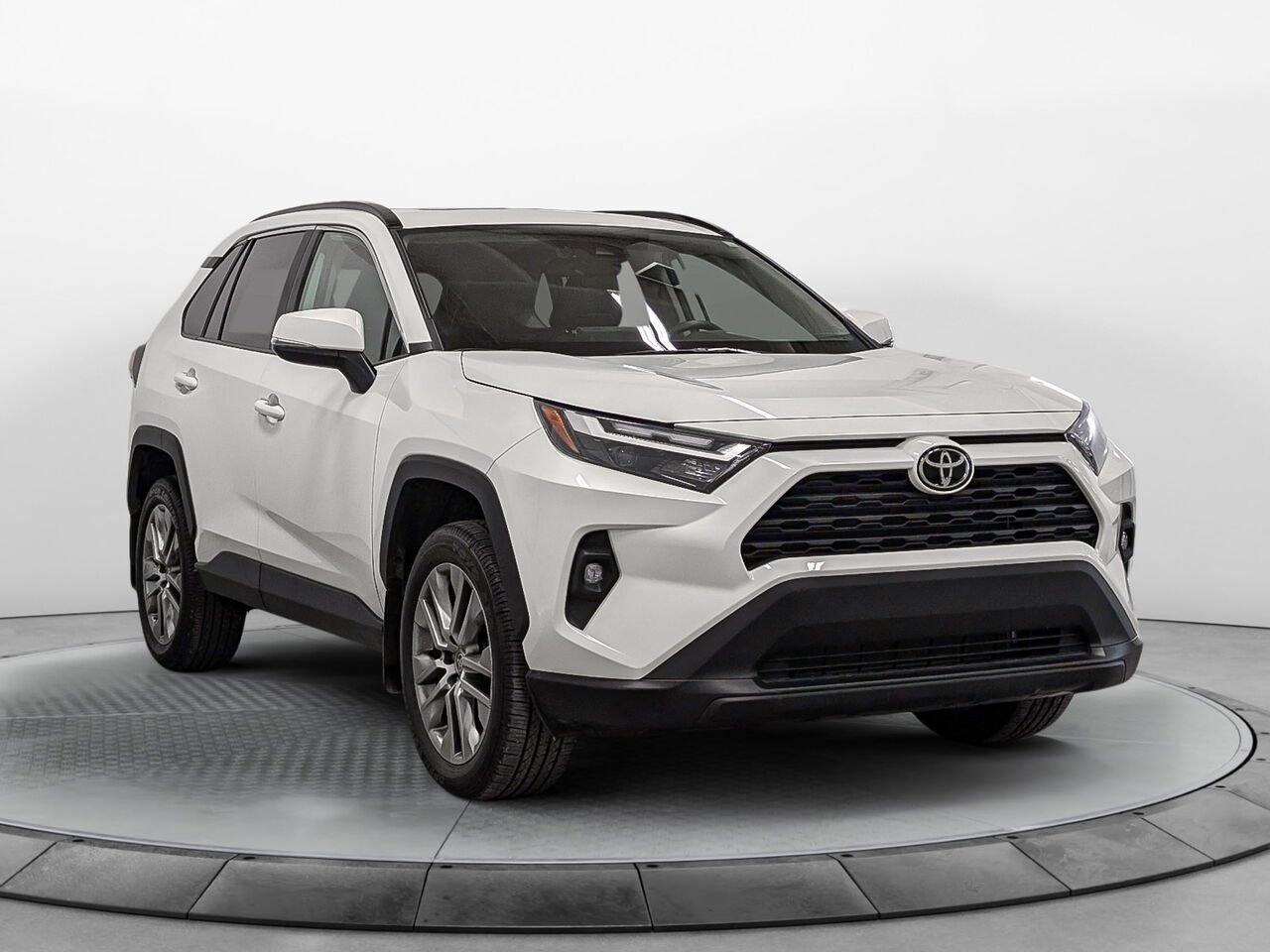 TOYOTA RAV4 AWD XLE 5486 km SEULEMENT Toit Ouvrant à voir!! 2022 Blanc Sherbrooke - photo #5