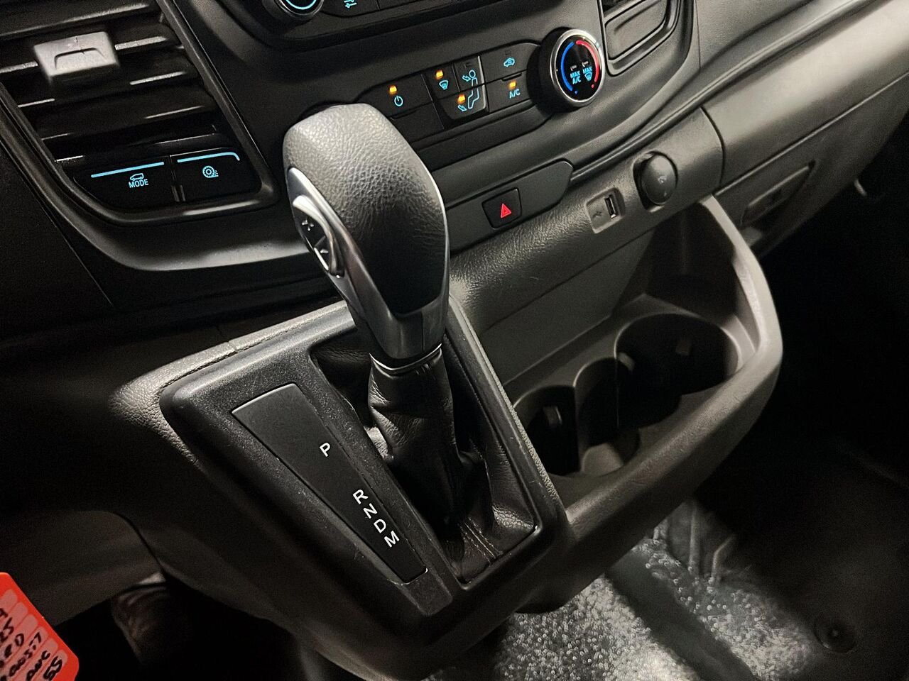 2025 Ford Transit fourgon utilitaire White Québec - photo #14