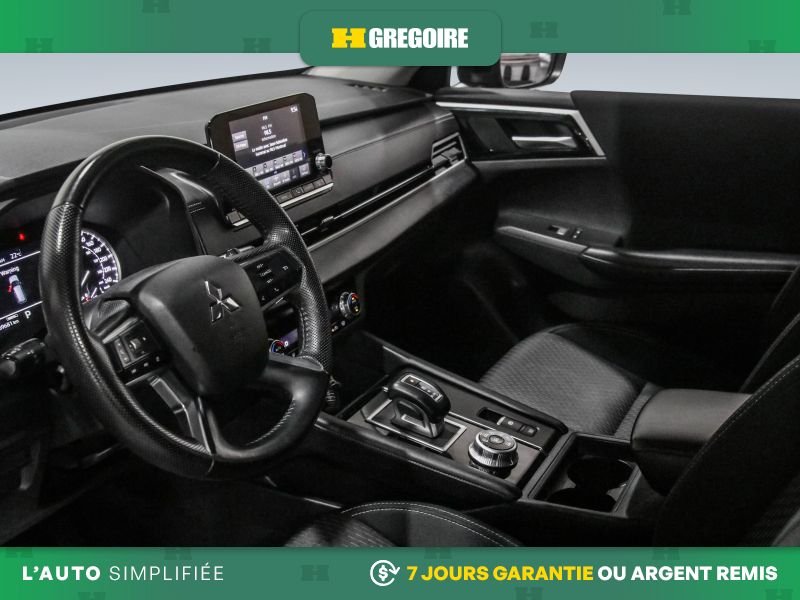 2023 Mitsubishi Outlander Black Laval - photo #11