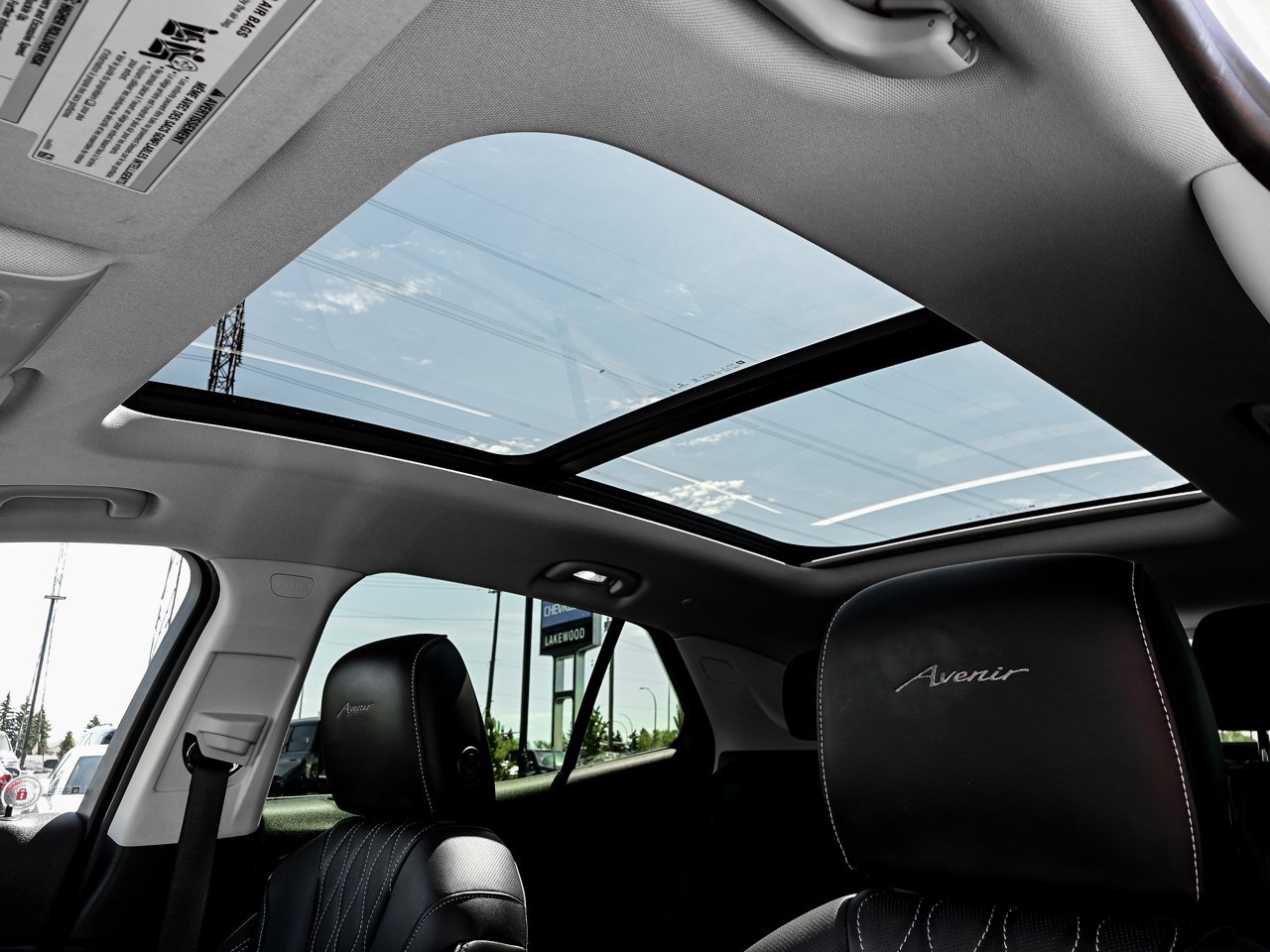 2022 Buick Envision AWD 4dr Avenir White Sherwood Park - photo #16