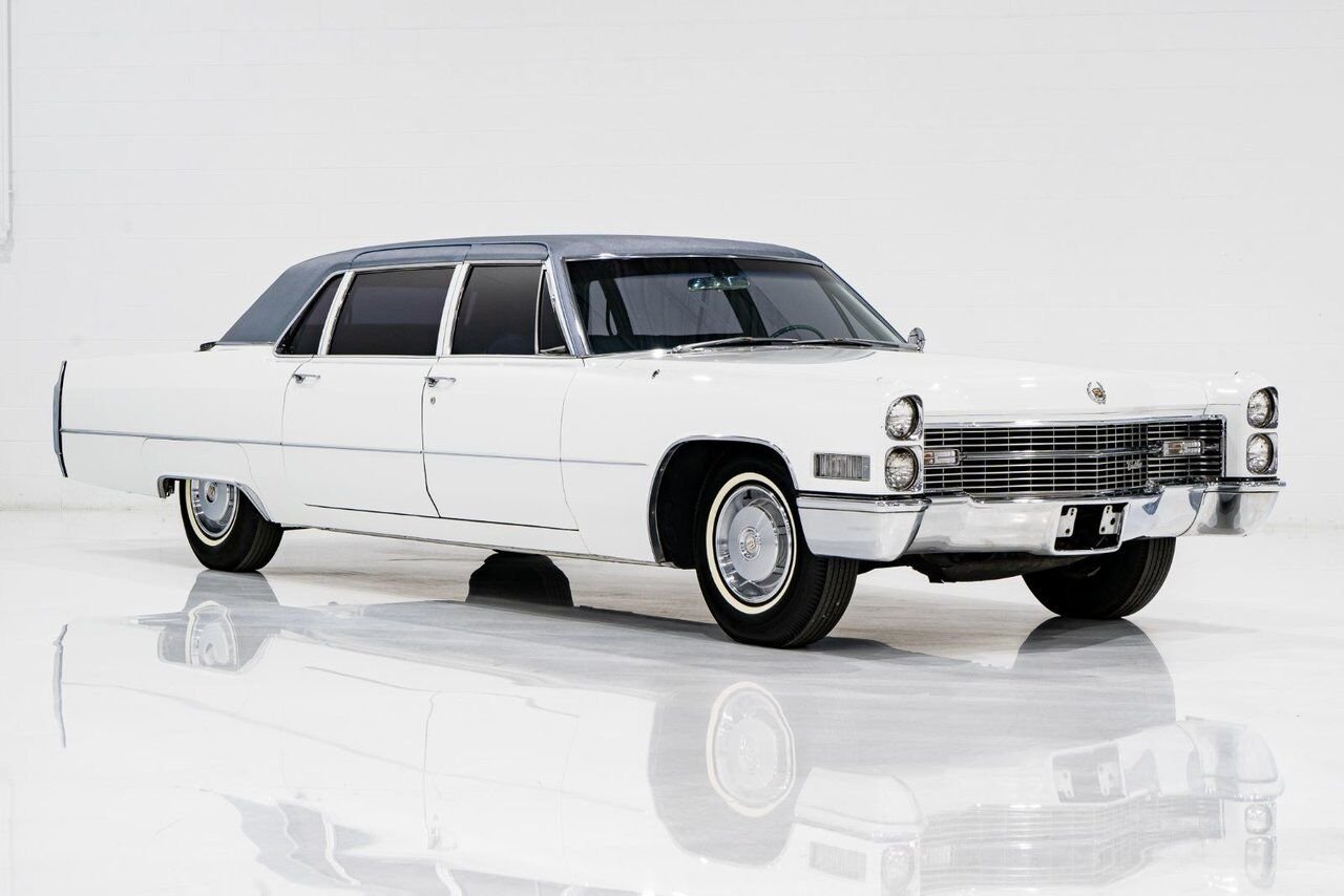 Cadillac Fleetwood **PRICE IN USD** Factory Limo dual AC with only 18,892 miles 1966 Blanc Montréal - photo #21
