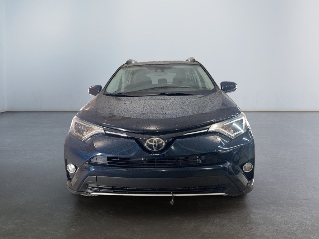 Toyota RAV4 AWD XLE 2018 Noir Rouyn-Noranda - photo #1