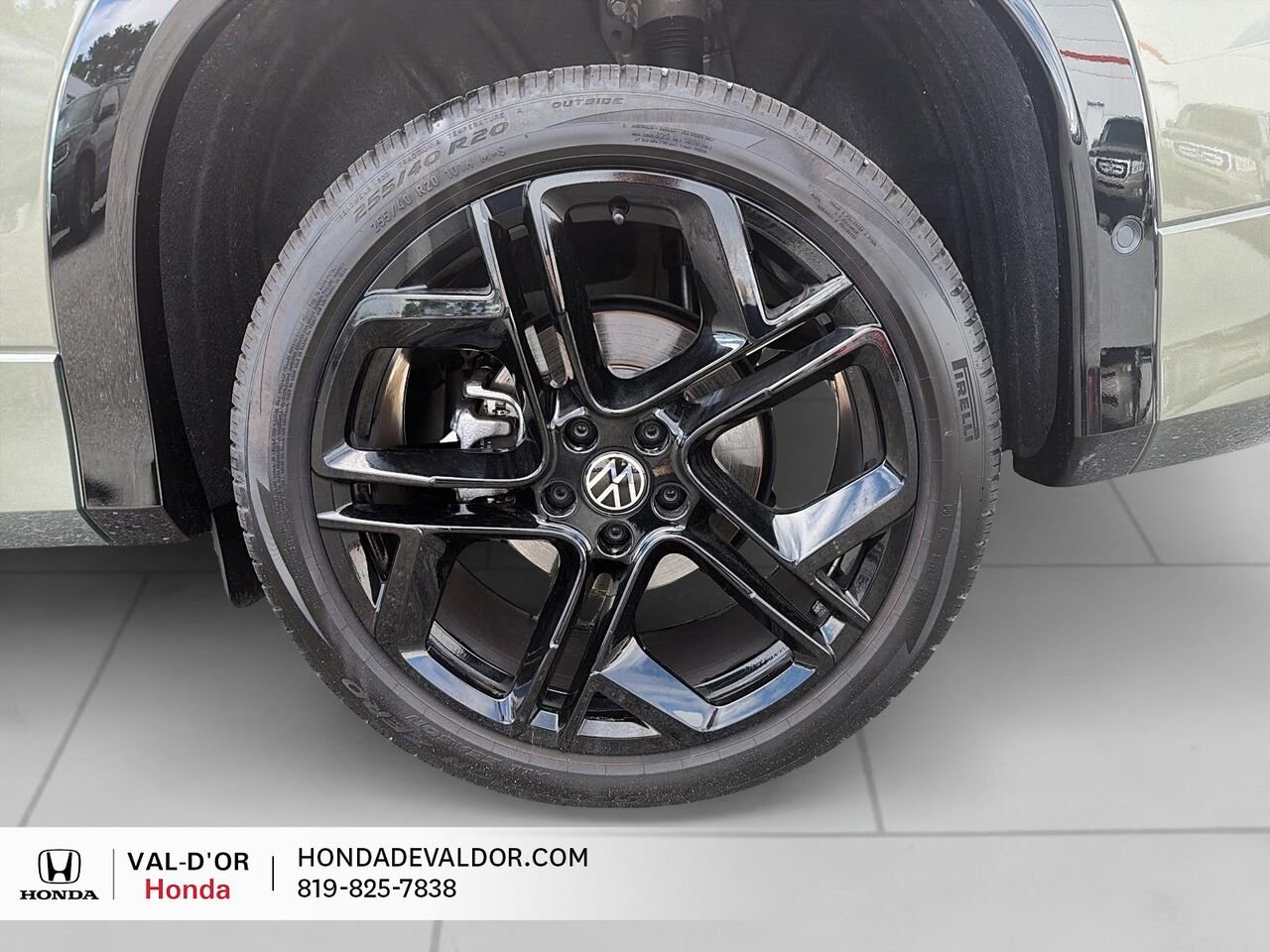Volkswagen Tiguan Comfortline R-Line Black Edition 4MOTION 2026 Vert Val-d'Or - photo #6