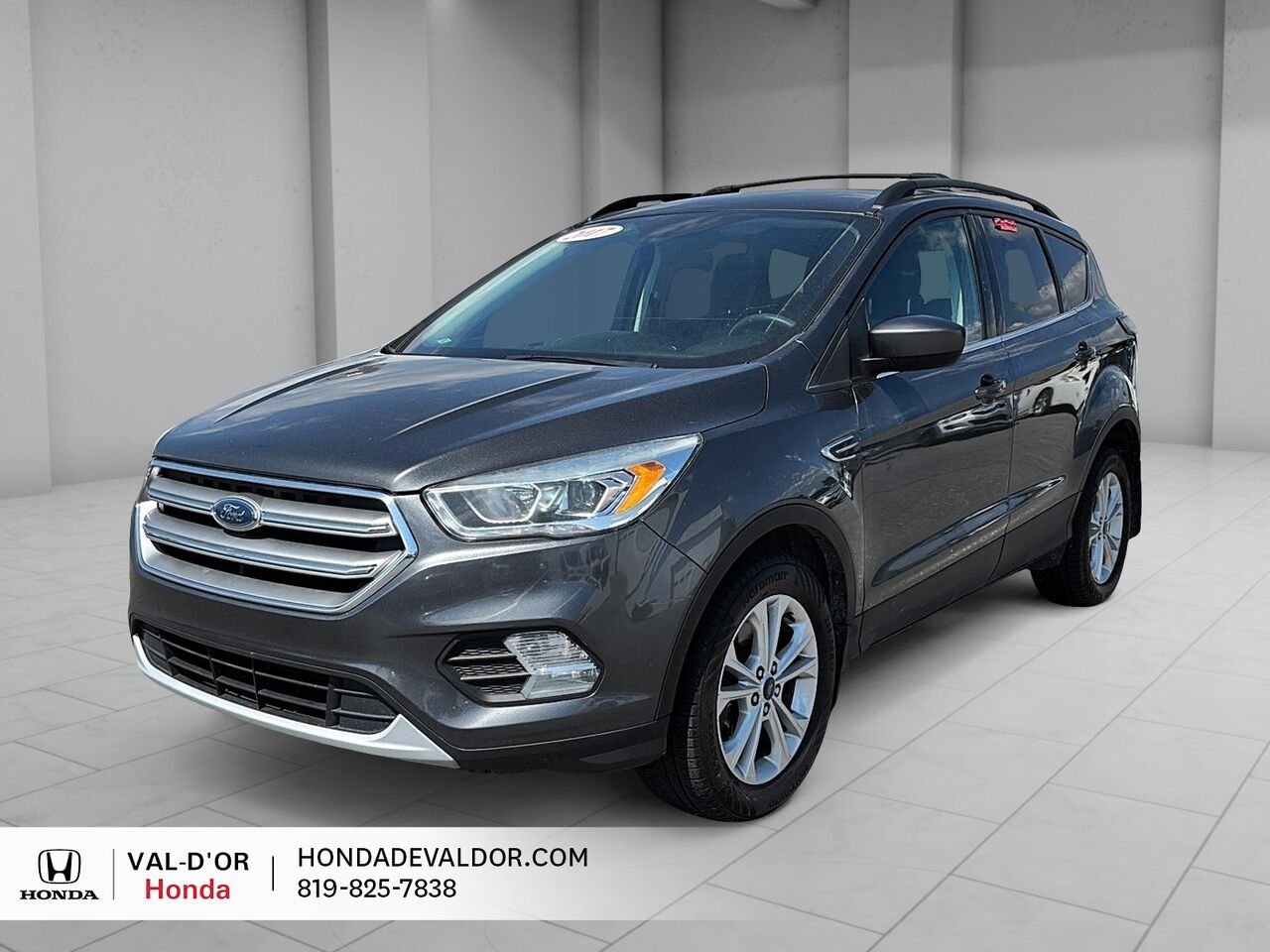 2017 Ford Escape 4 portes SE, AWD Grey Val-d'Or - photo #0