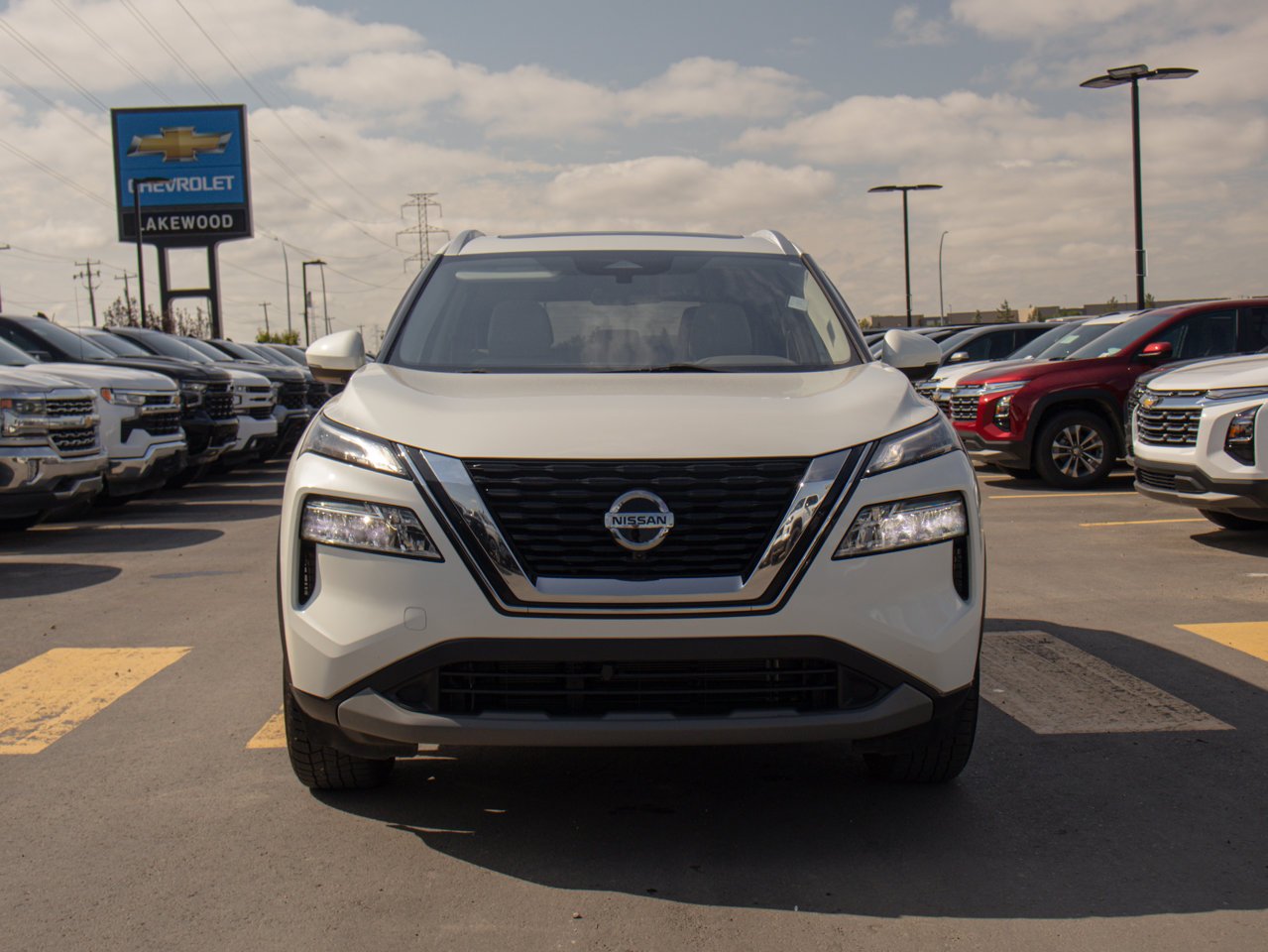 2021 Nissan Rogue AWD SV White Sherwood Park - photo #2